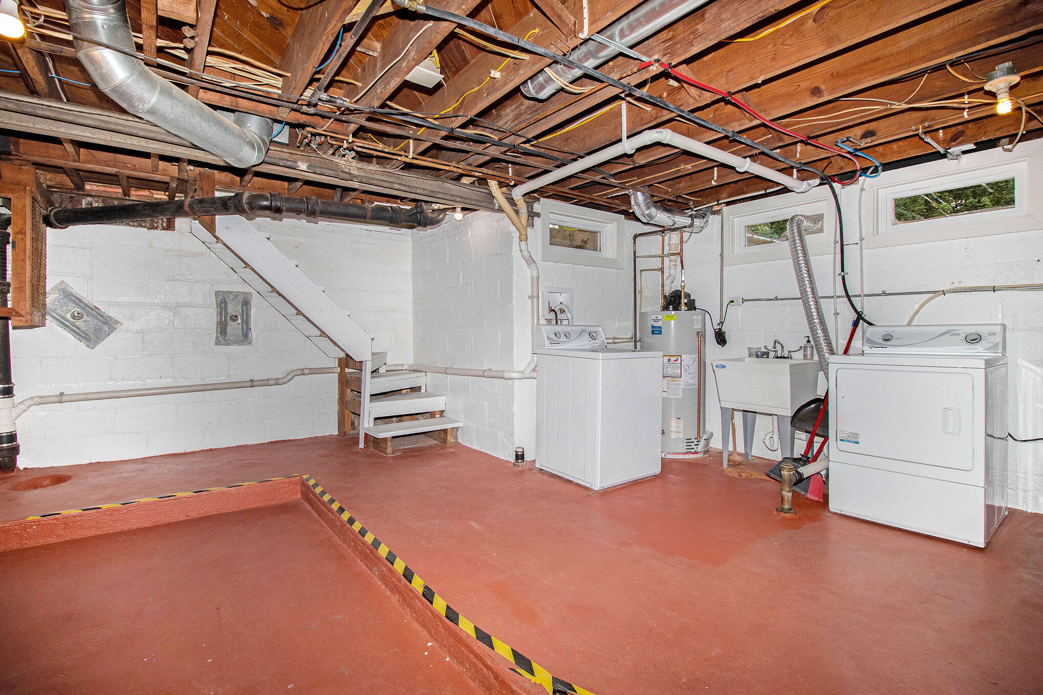 Kalamazoo, Michigan 49006, United States, 4 Bedrooms Bedrooms, ,2 BathroomsBathrooms,Residential,Pending,194764