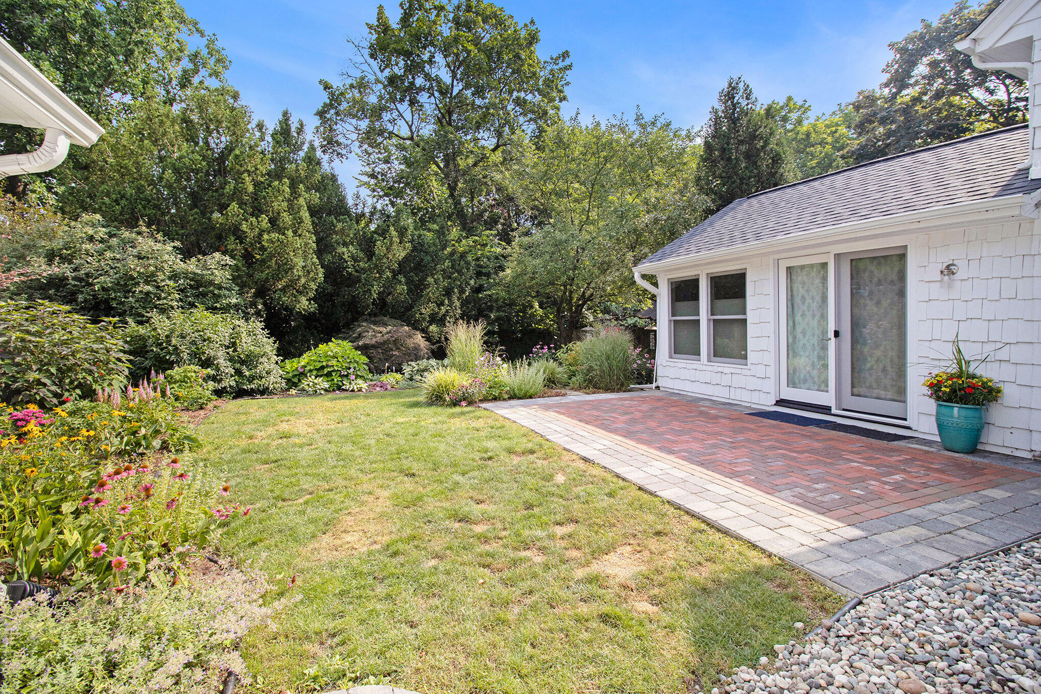 Kalamazoo, Michigan 49006, United States, 4 Bedrooms Bedrooms, ,2 BathroomsBathrooms,Residential,Pending,194764