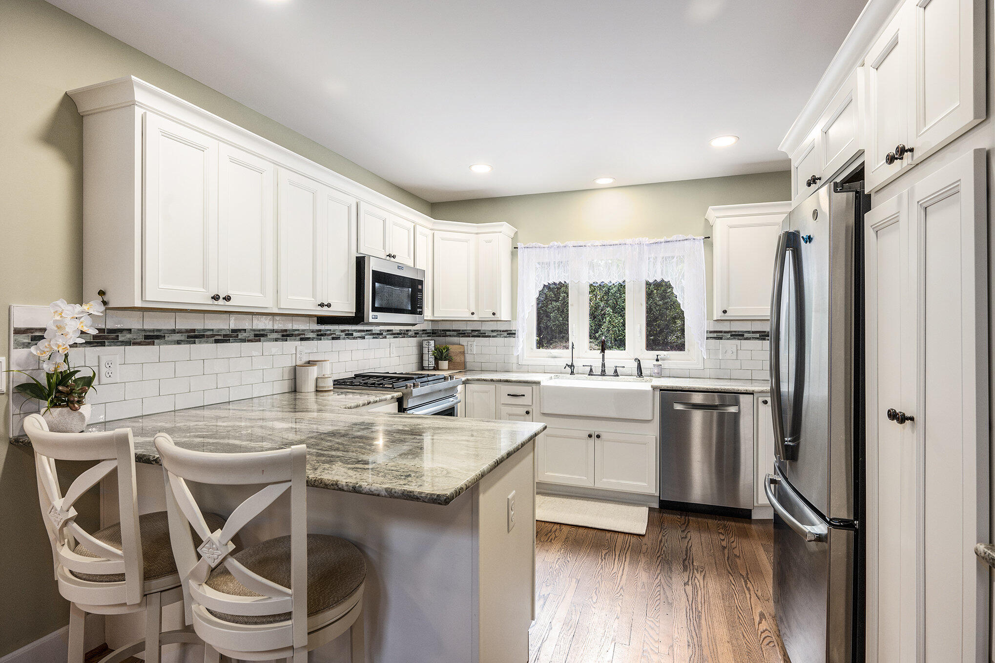 Kalamazoo, Michigan 49006, United States, 4 Bedrooms Bedrooms, ,2 BathroomsBathrooms,Residential,Pending,194764