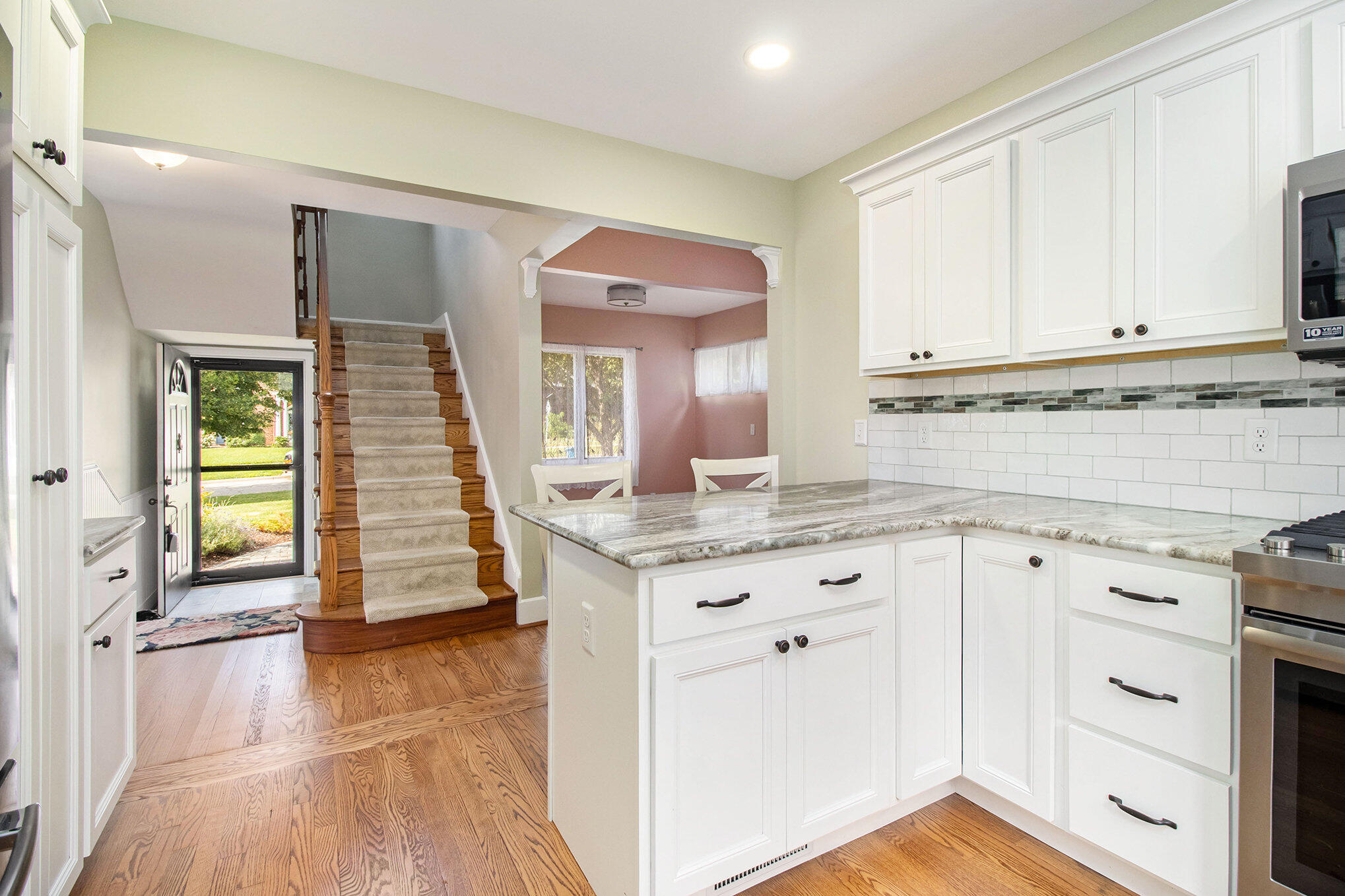 Kalamazoo, Michigan 49006, United States, 4 Bedrooms Bedrooms, ,2 BathroomsBathrooms,Residential,Pending,194764