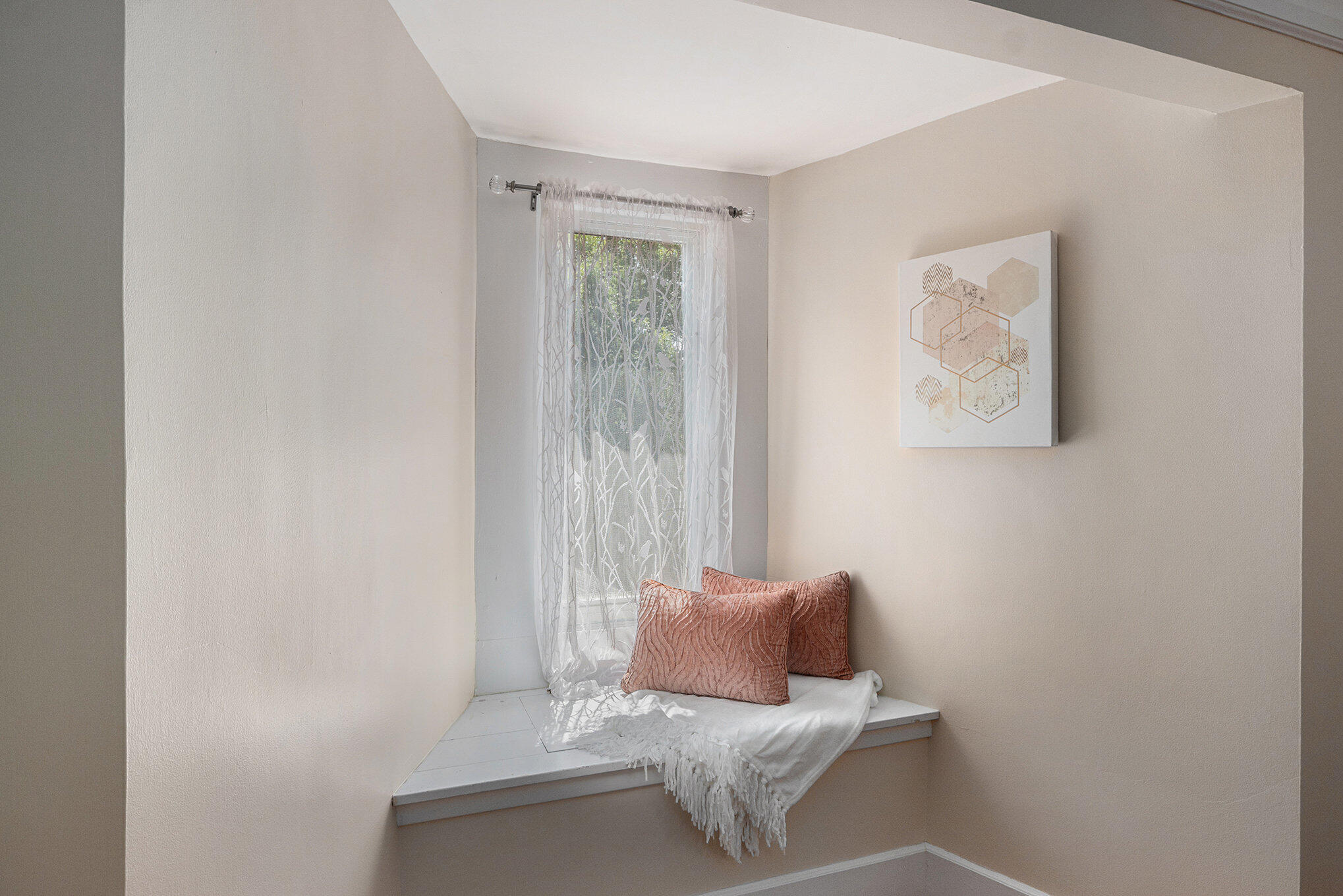 Kalamazoo, Michigan 49006, United States, 4 Bedrooms Bedrooms, ,2 BathroomsBathrooms,Residential,Pending,194764