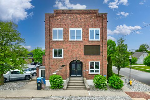 Photo of 116 S Jackson Street, Spring Lake, MI 49456 (MLS # 25041041)