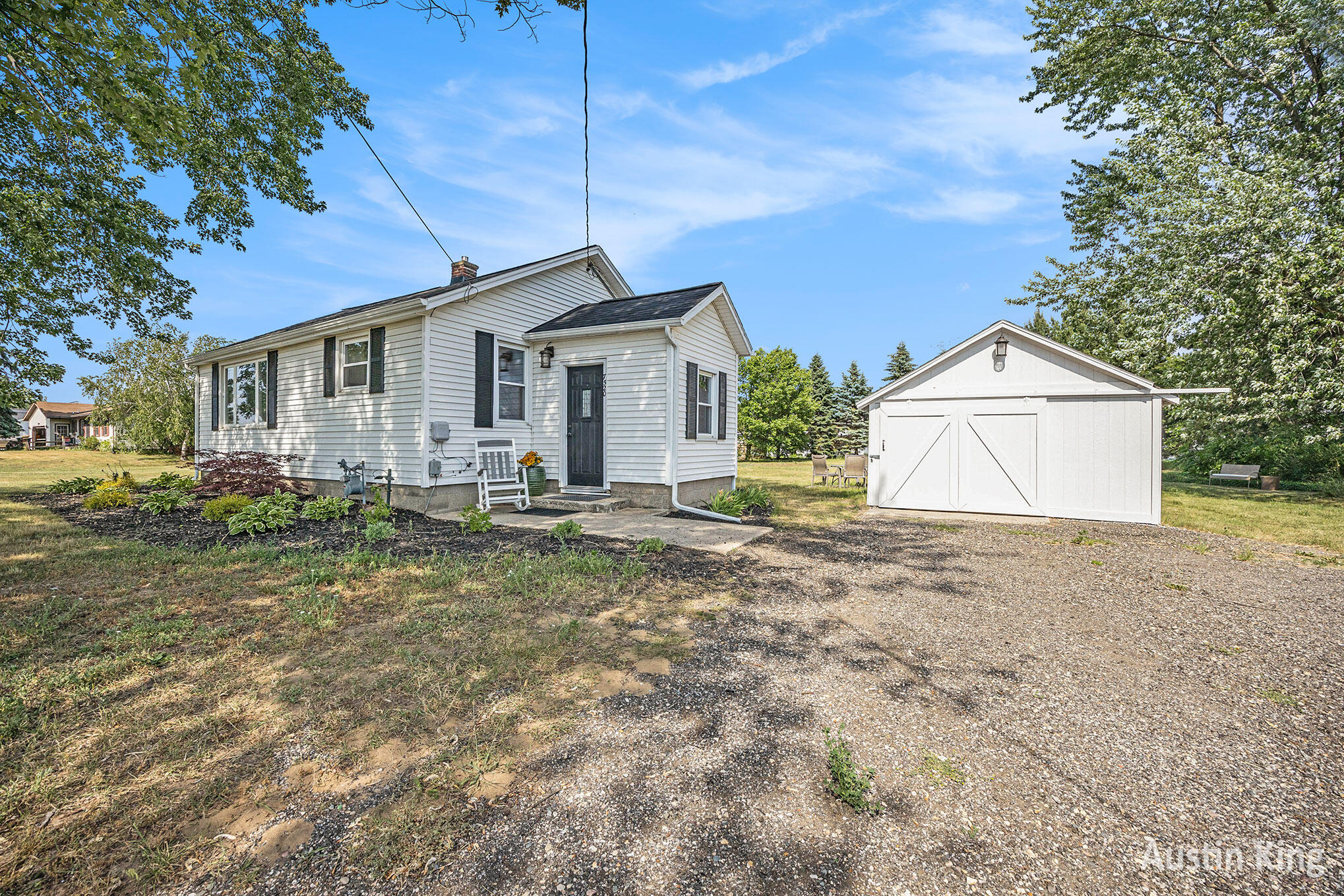 Hudsonville, Michigan 49426, United States, 2 Bedrooms Bedrooms, ,1 BathroomBathrooms,Residential,Pending,154132