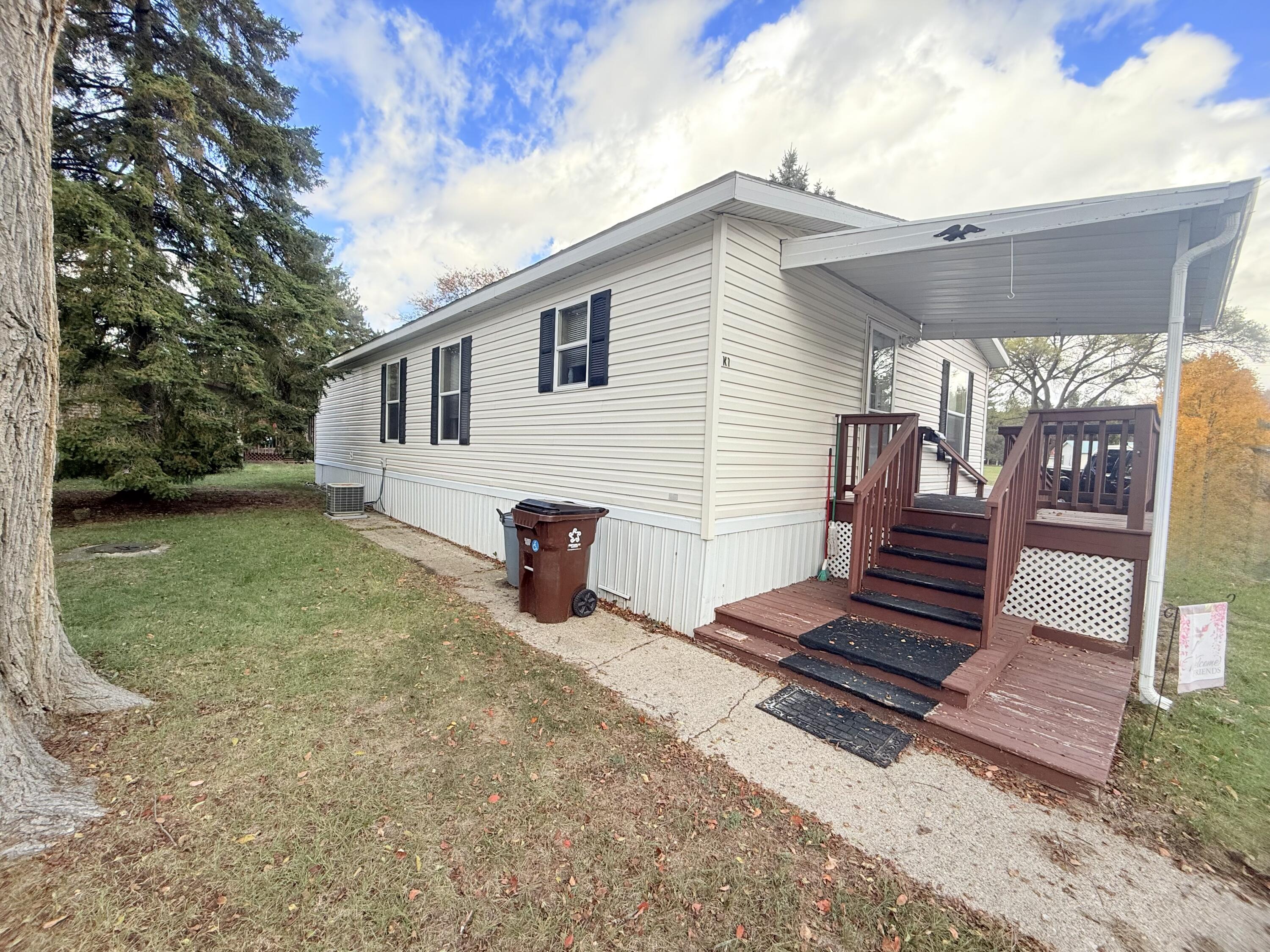 606 Bjornson Street
