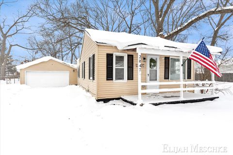 Photo of 2847 Mc Dermott Street, Norton Shores, MI 49444 (MLS # 26003361)