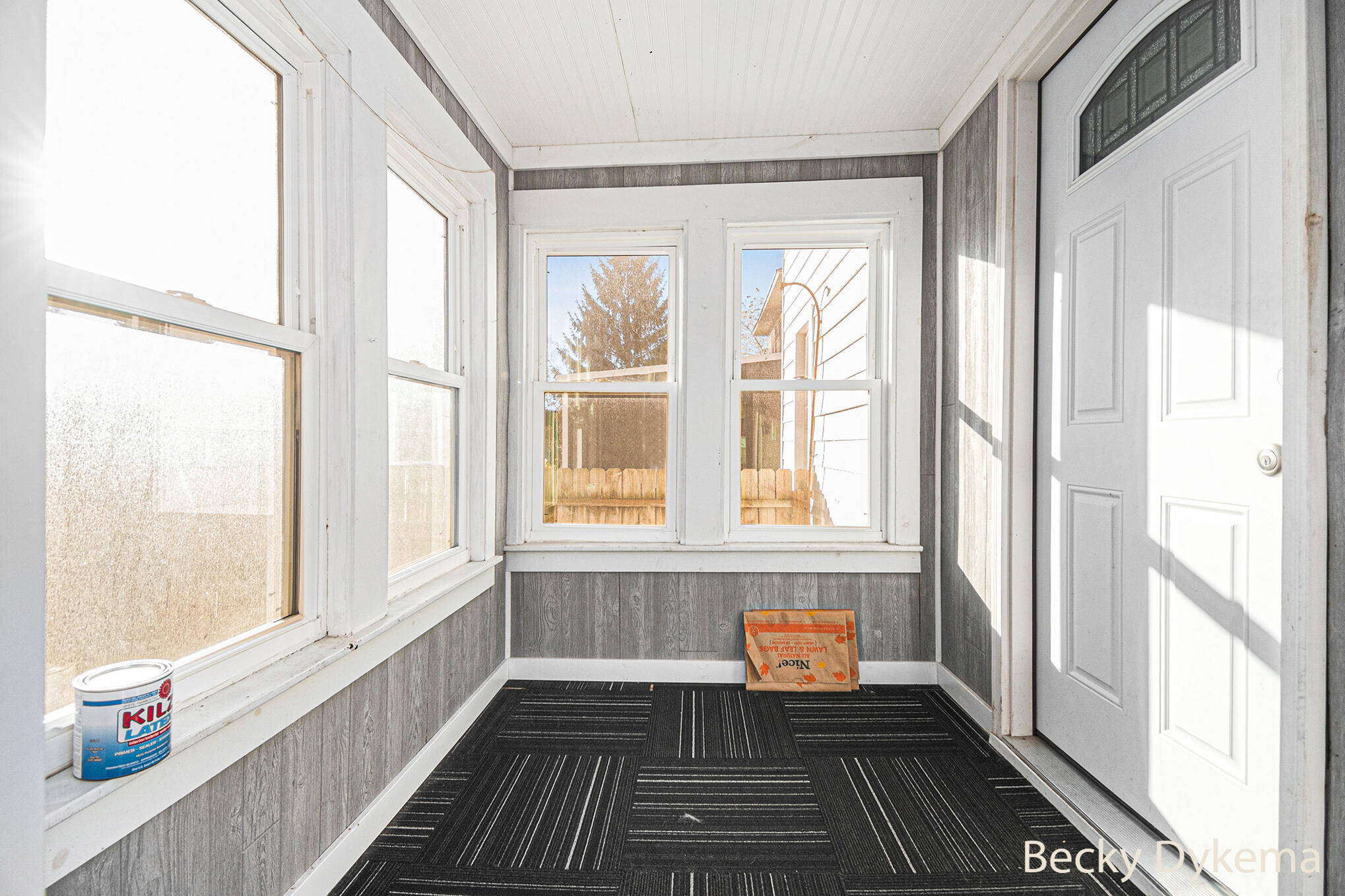 Grand Rapids, Michigan 49505, United States, 3 Bedrooms Bedrooms, ,1 BathroomBathrooms,Residential,Active,245540