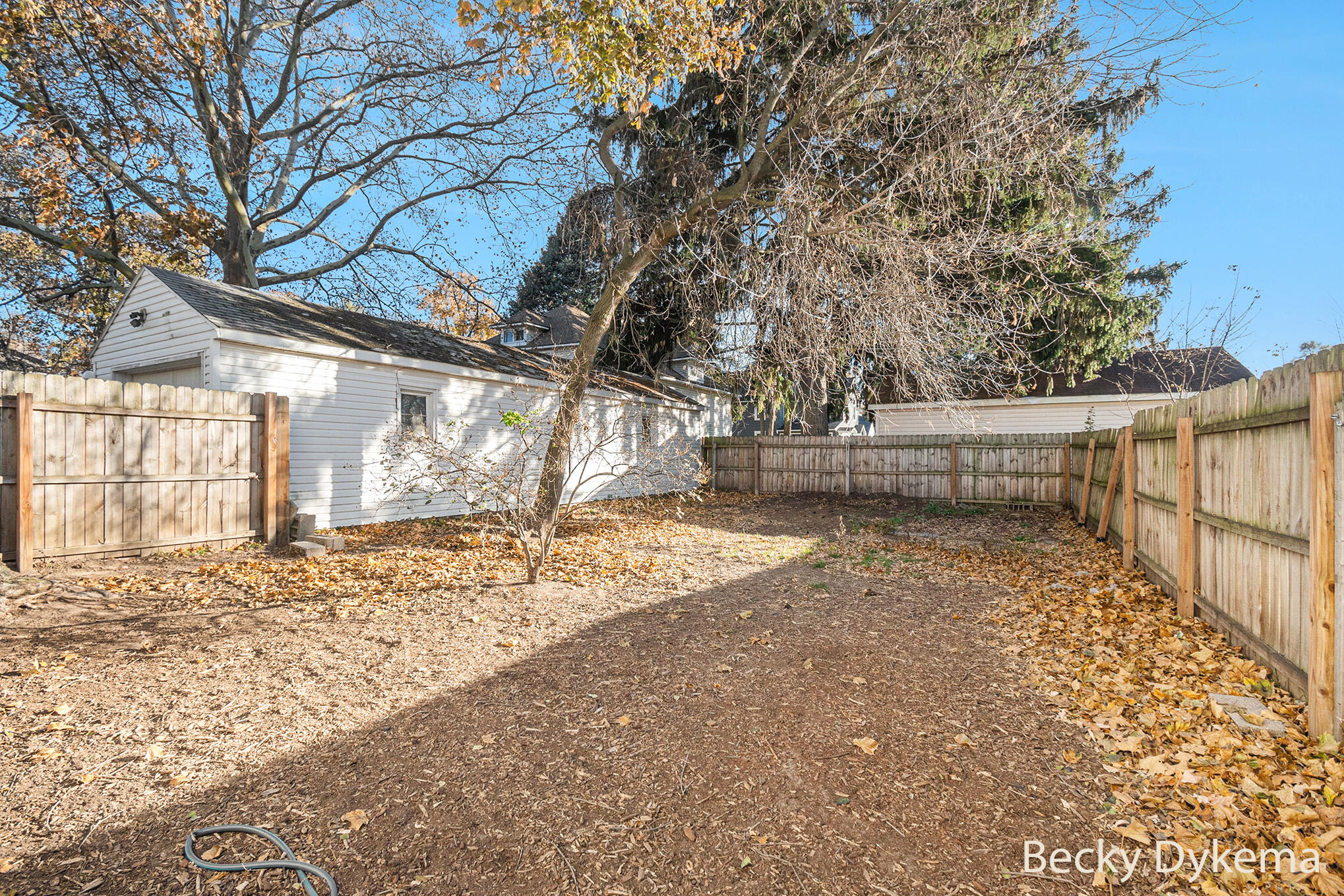 Grand Rapids, Michigan 49505, United States, 3 Bedrooms Bedrooms, ,1 BathroomBathrooms,Residential,Active,245540