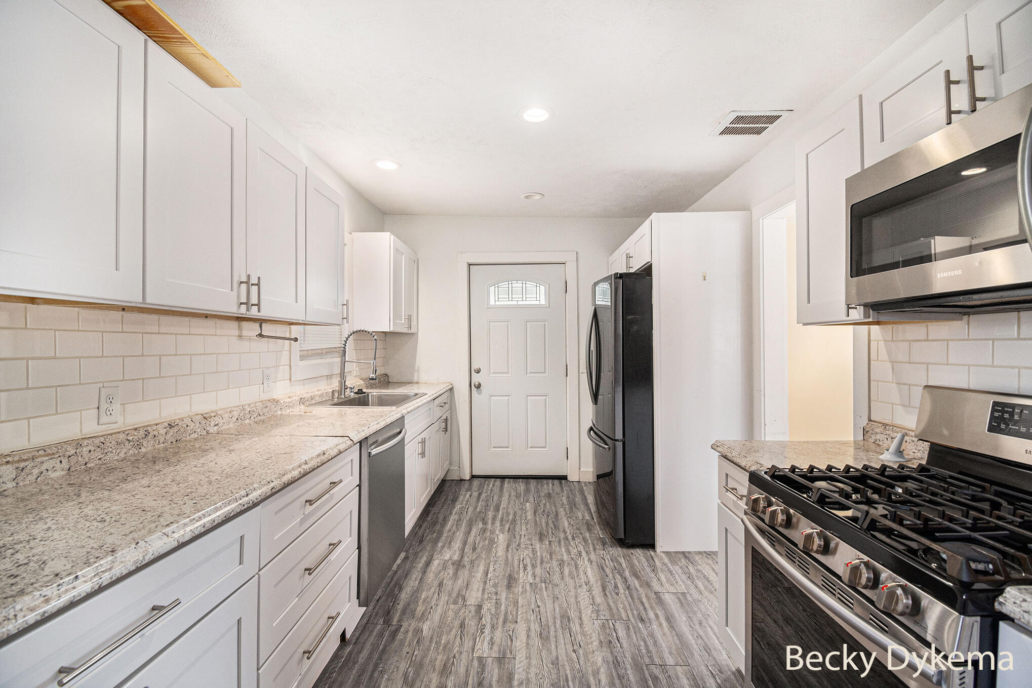 Grand Rapids, Michigan 49505, United States, 3 Bedrooms Bedrooms, ,1 BathroomBathrooms,Residential,Active,245540