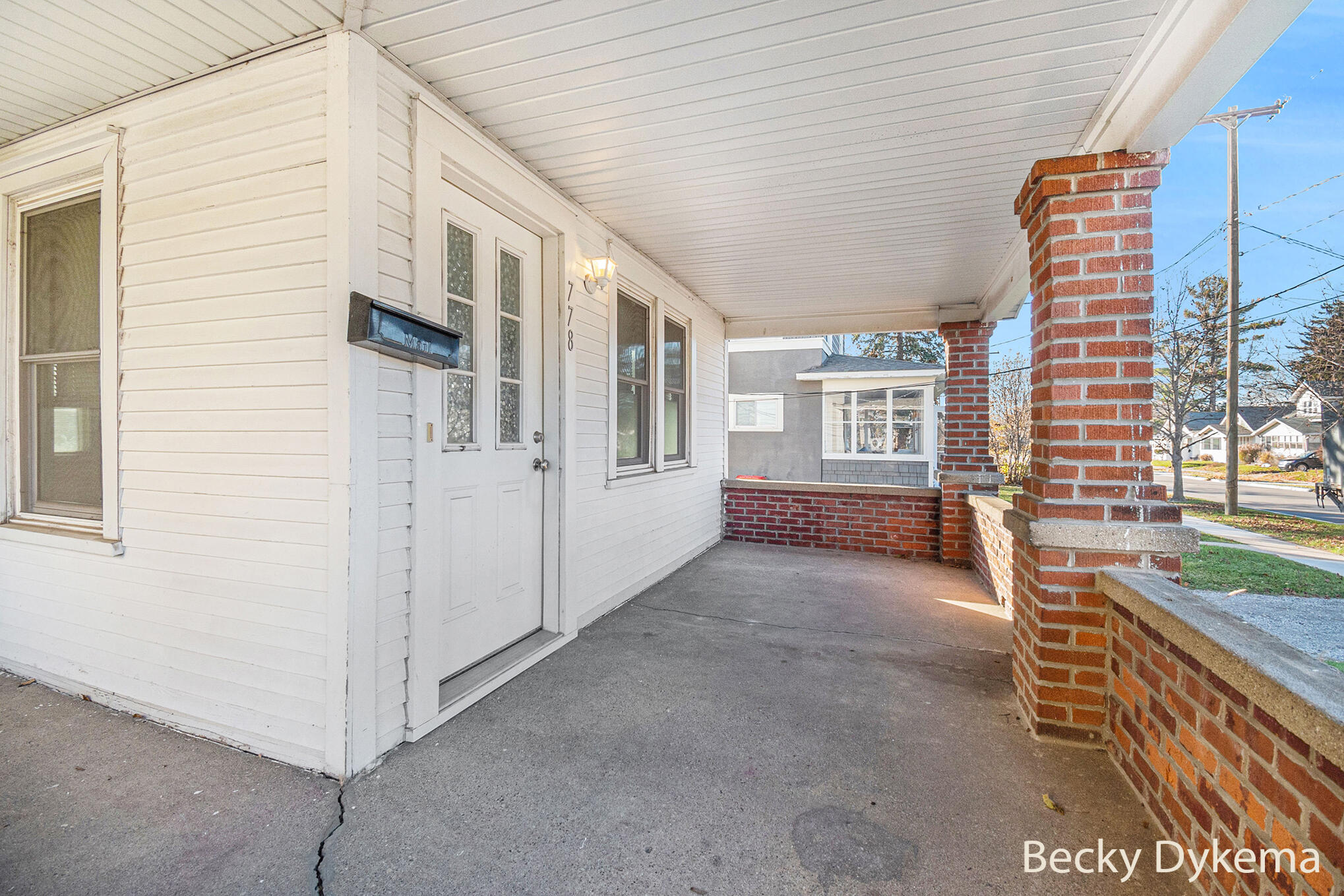 Grand Rapids, Michigan 49505, United States, 3 Bedrooms Bedrooms, ,1 BathroomBathrooms,Residential,Active,245540