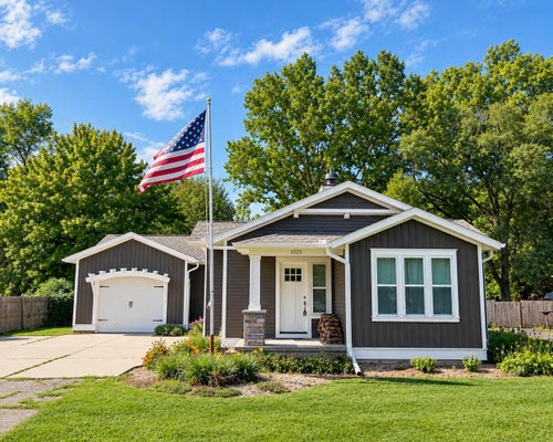 1321 KINNEY AVE NW, GRAND RAPIDS, MI 49534 - Image c06bbe1cf9b341b97429fe096c982d14/2262266199