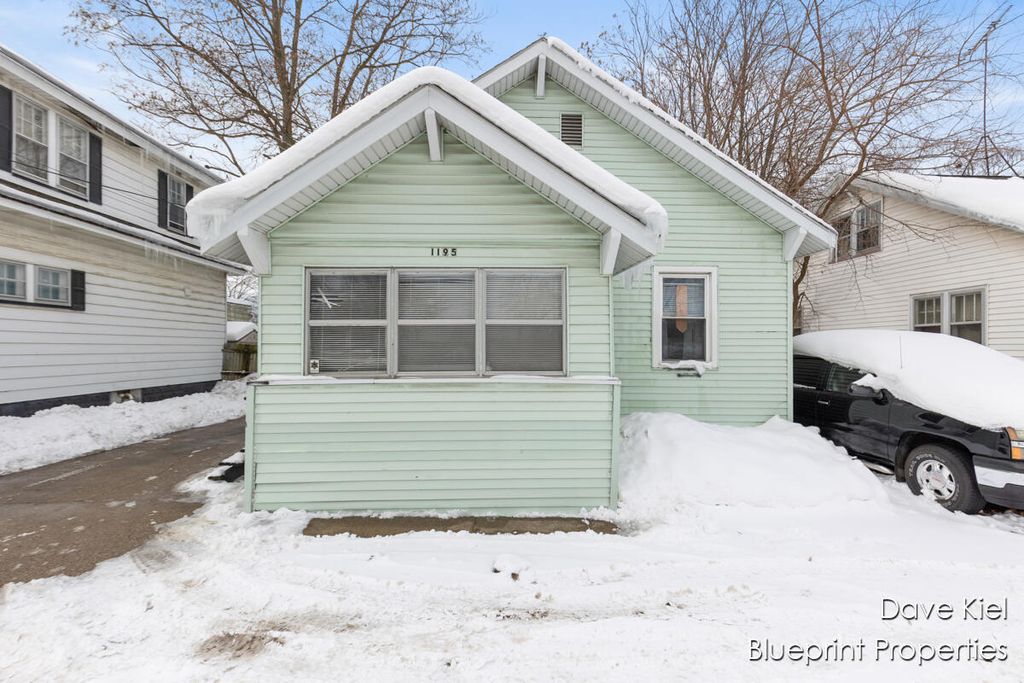 Photo of 1195 S Getty Street, Muskegon, MI 49442 (MLS # 26004642)