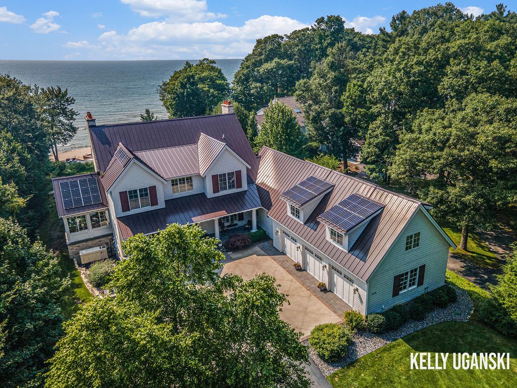 Photo of 2275 North Scenic Drive, Muskegon, MI 49445 (MLS # 25039170)