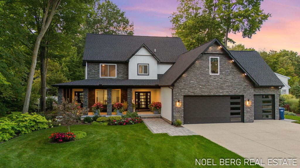 Photo of 15329 Blue Heron Court, Spring Lake, MI 49456 (MLS # 25050710)