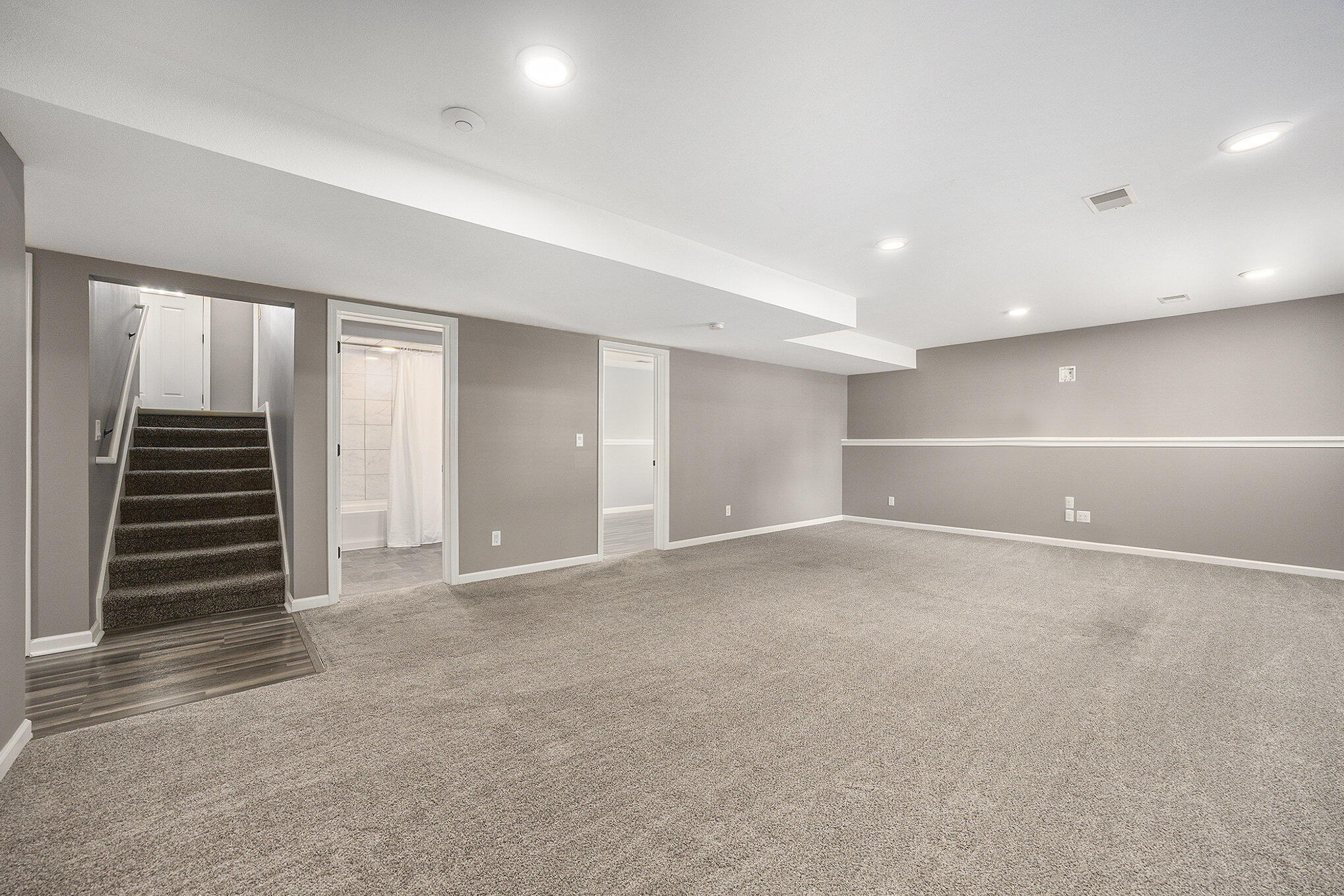 Muskegon, Michigan 49442, United States, 5 Bedrooms Bedrooms, ,3 BathroomsBathrooms,Residential,Pending,181930