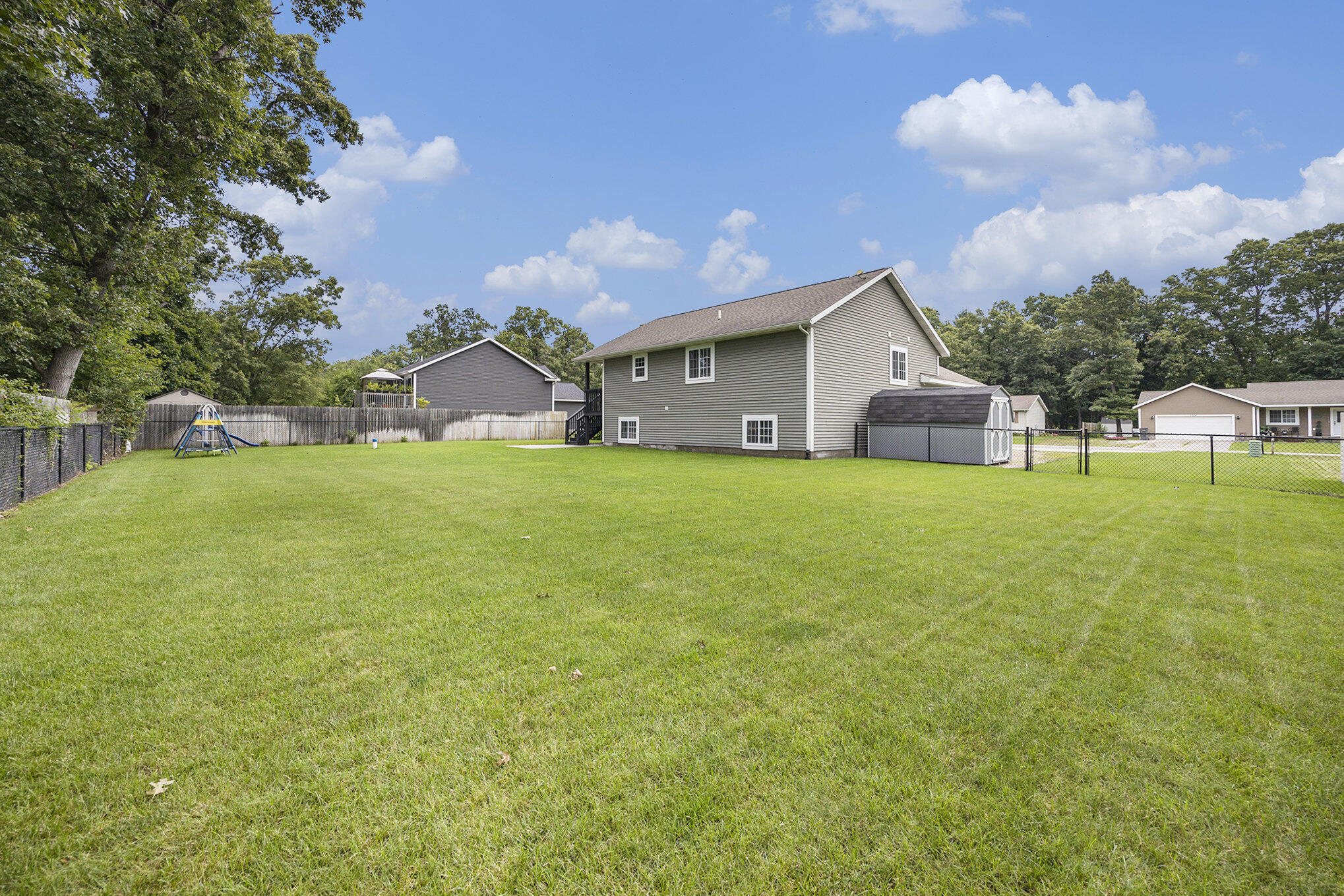 Muskegon, Michigan 49442, United States, 5 Bedrooms Bedrooms, ,3 BathroomsBathrooms,Residential,Pending,181930