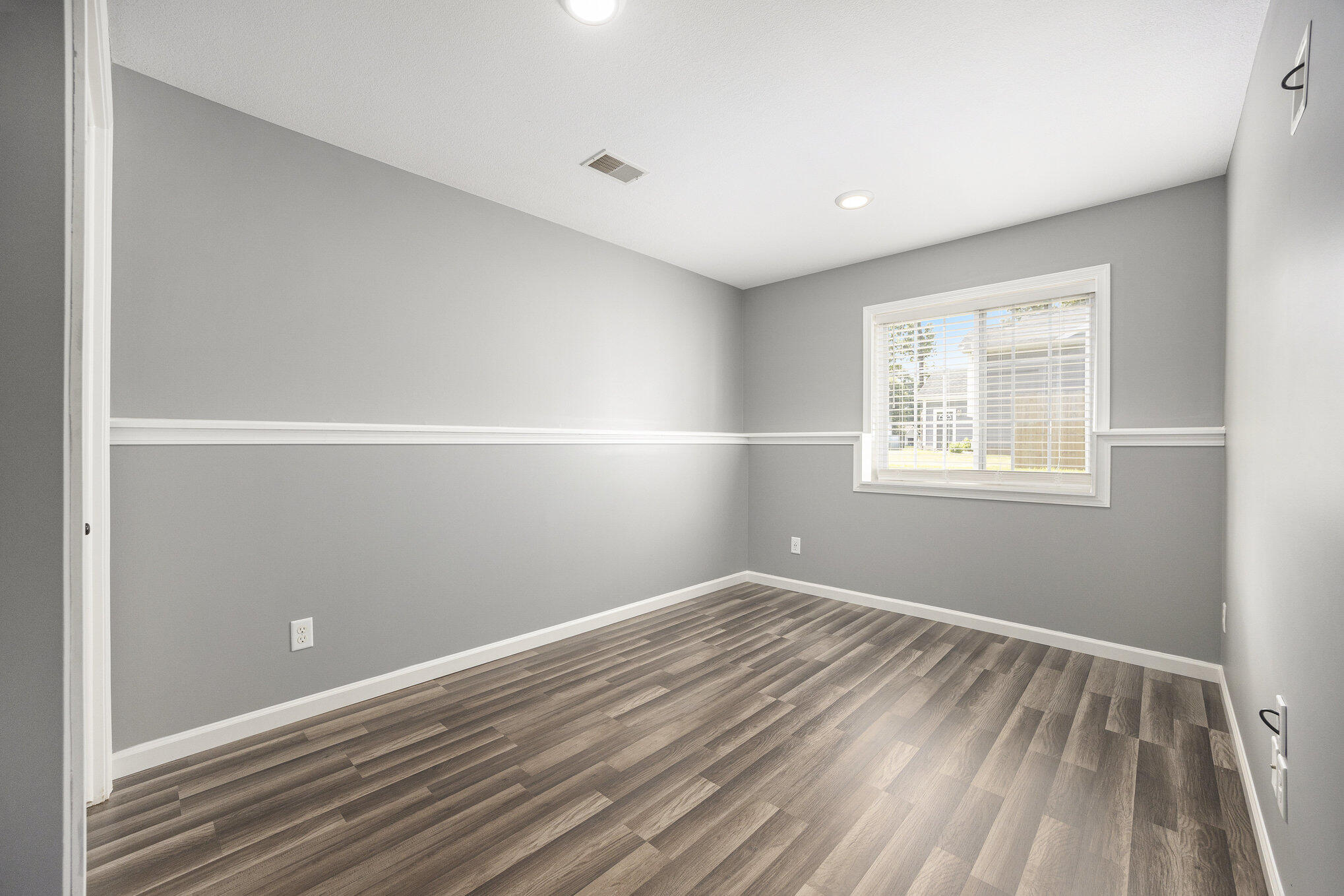 Muskegon, Michigan 49442, United States, 5 Bedrooms Bedrooms, ,3 BathroomsBathrooms,Residential,Pending,181930