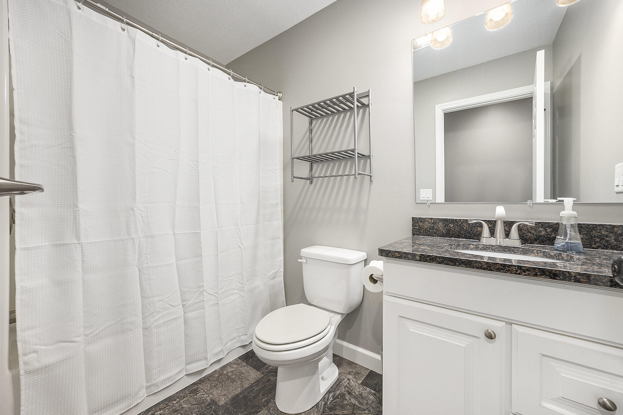 Muskegon, Michigan 49442, United States, 5 Bedrooms Bedrooms, ,3 BathroomsBathrooms,Residential,Pending,181930