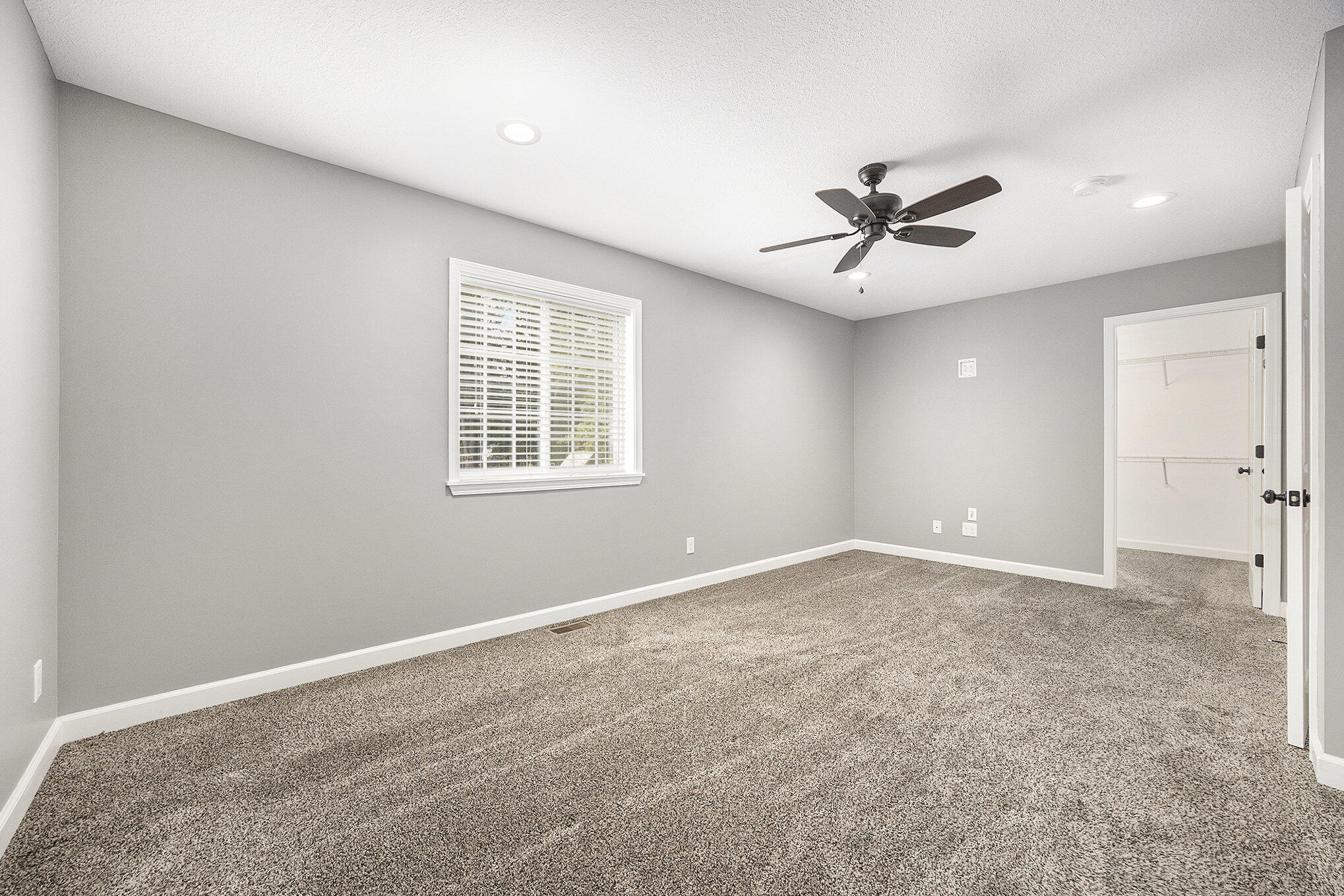 Muskegon, Michigan 49442, United States, 5 Bedrooms Bedrooms, ,3 BathroomsBathrooms,Residential,Pending,181930