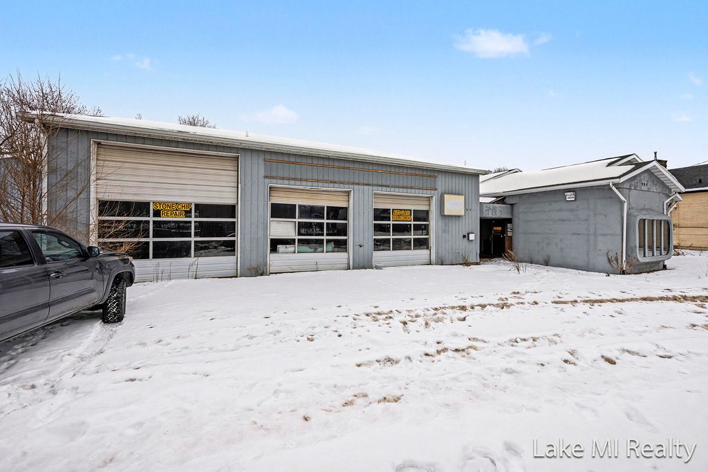 Photo of 901 Riverview Drive, Kalamazoo, MI 49048 (MLS # 26005251)