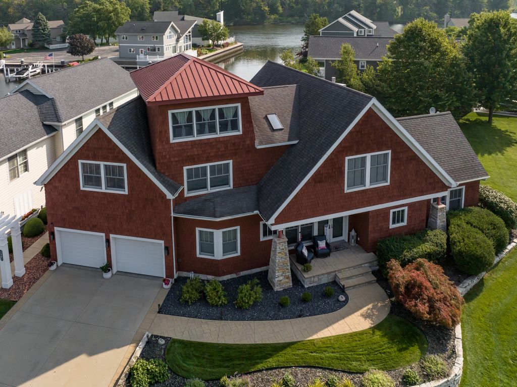 Photo of 2491 Bay Pointe Drive, St. Joseph, MI 49085 (MLS # 26005327)