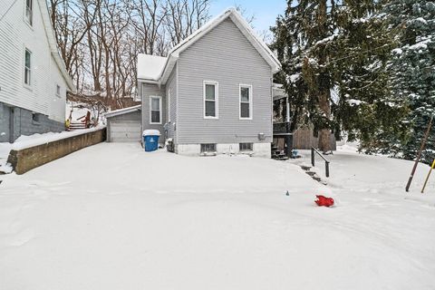 Photo of 524 Davis Street, Manistee, MI 49660 (MLS # 26003635)