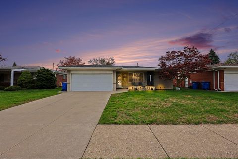 Photo of 27548 Bonnie Drive, Warren, MI 48093 (MLS # 26018843)