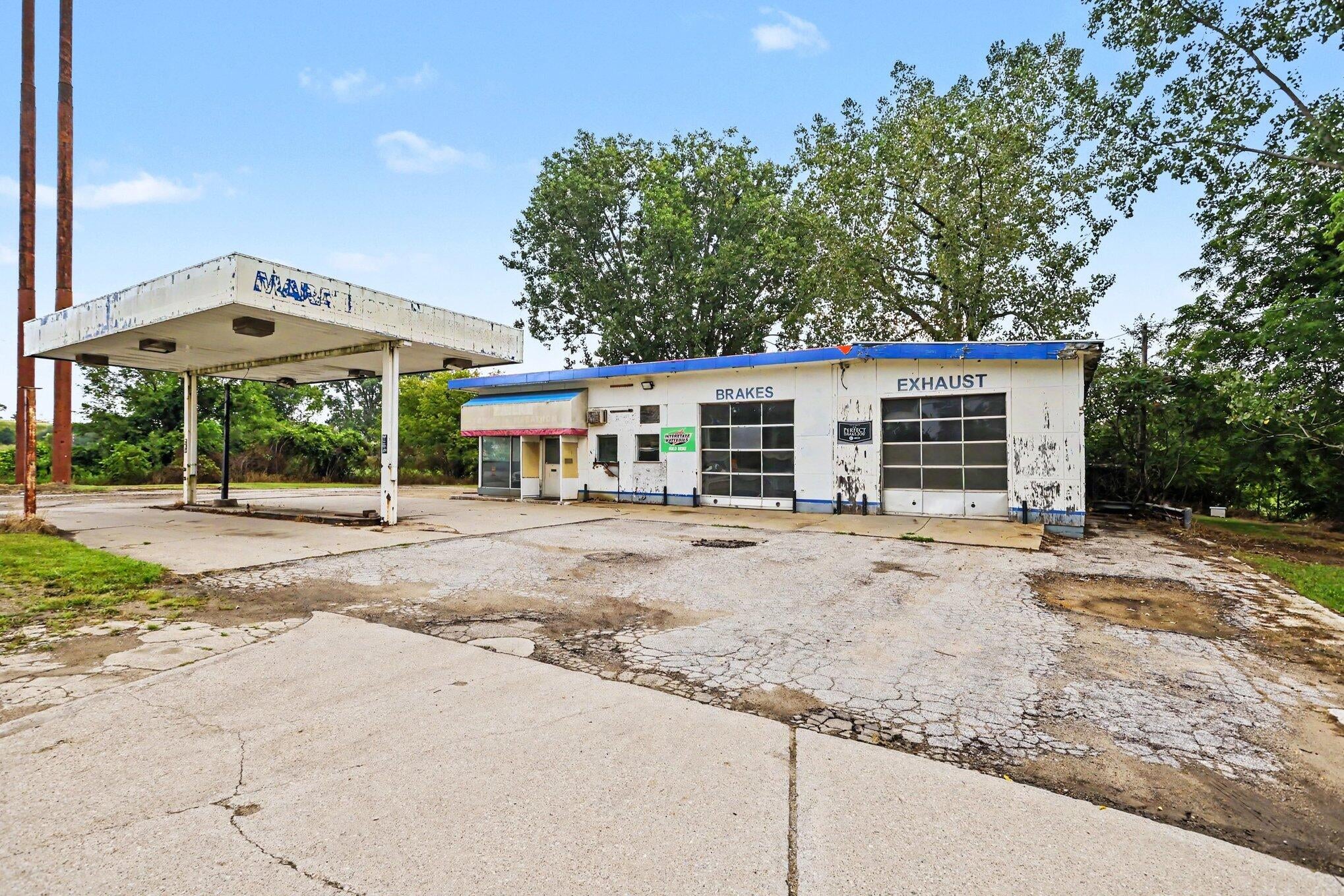 Properties Available 1 - 1 2861 M-139