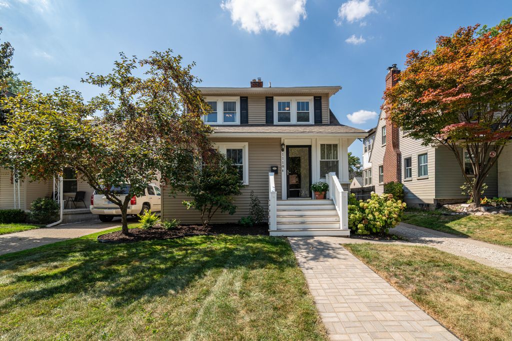 Photo of 1118 Longfellow Avenue, Royal Oak, MI 48067 (MLS # 26005414)