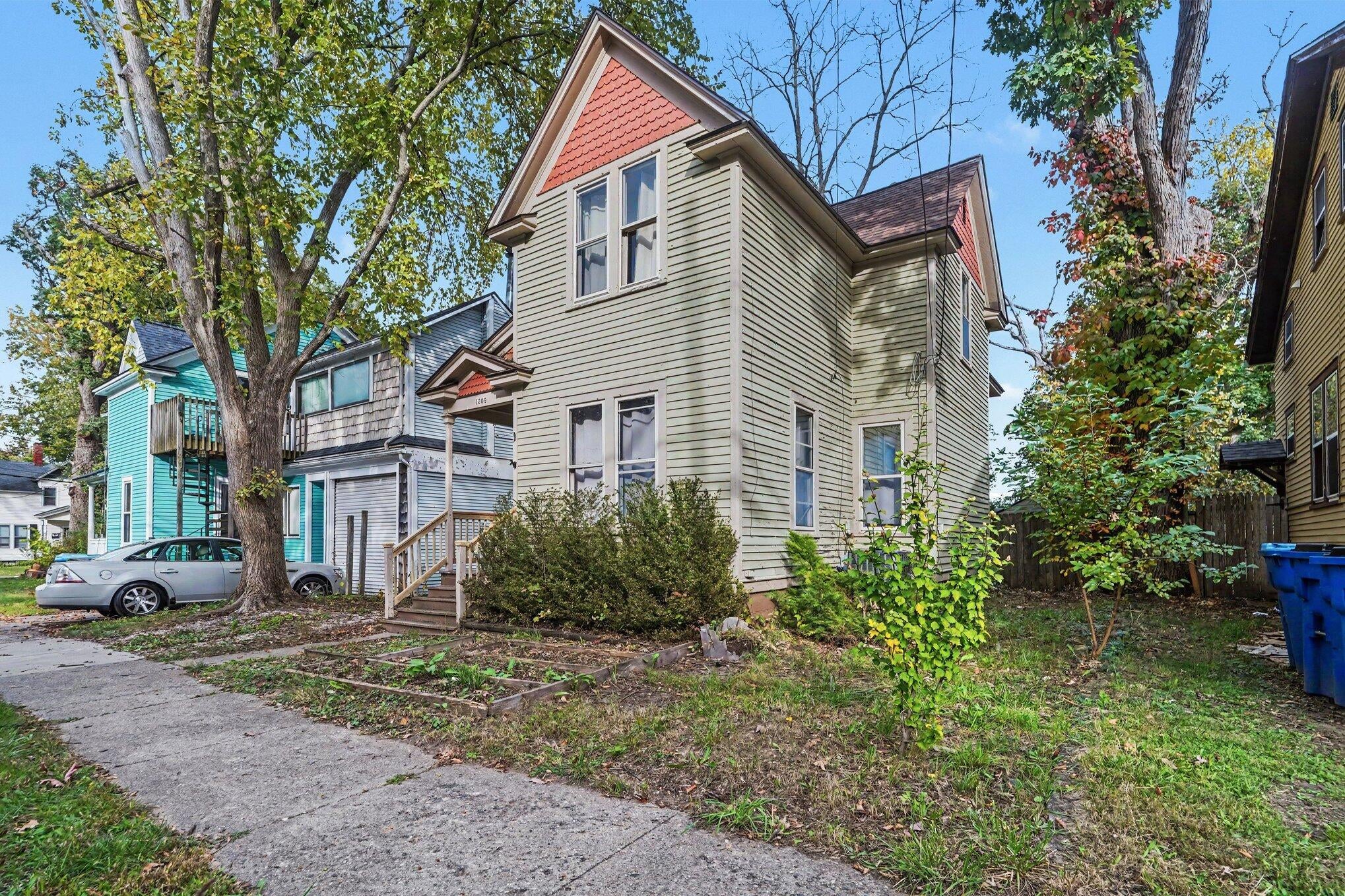 1309 Oak Street