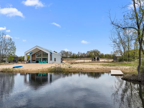 7469 Lake Solis Drive Stevensville MI 49127