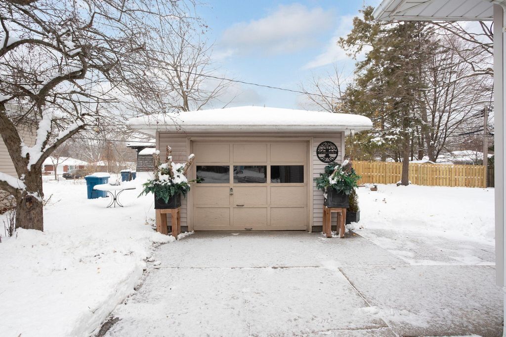 Photo of 1709 Sheldon Road, Grand Haven, MI 49417 (MLS # 25043790)