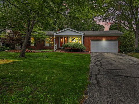 Photo of 1184 Oakmont Drive, Temperance, MI 48182 (MLS # 26023414)