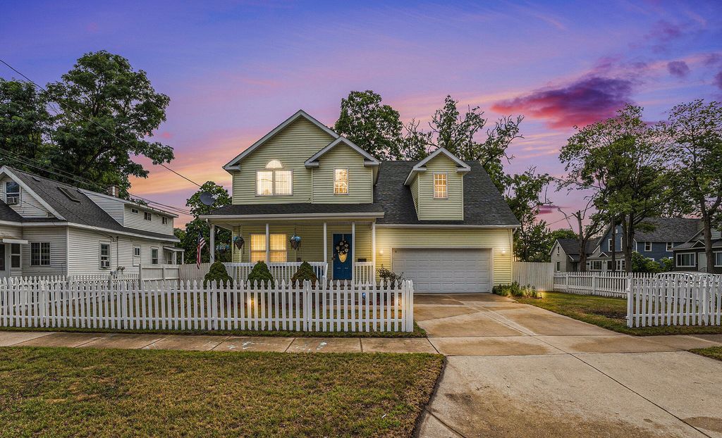 Photo of 1668 Beidler Street, Muskegon, MI 49441 (MLS # 25041032)