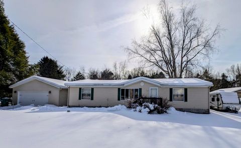 Photo of 1601 W Mcmillan Road, Muskegon, MI 49445 (MLS # 26004714)