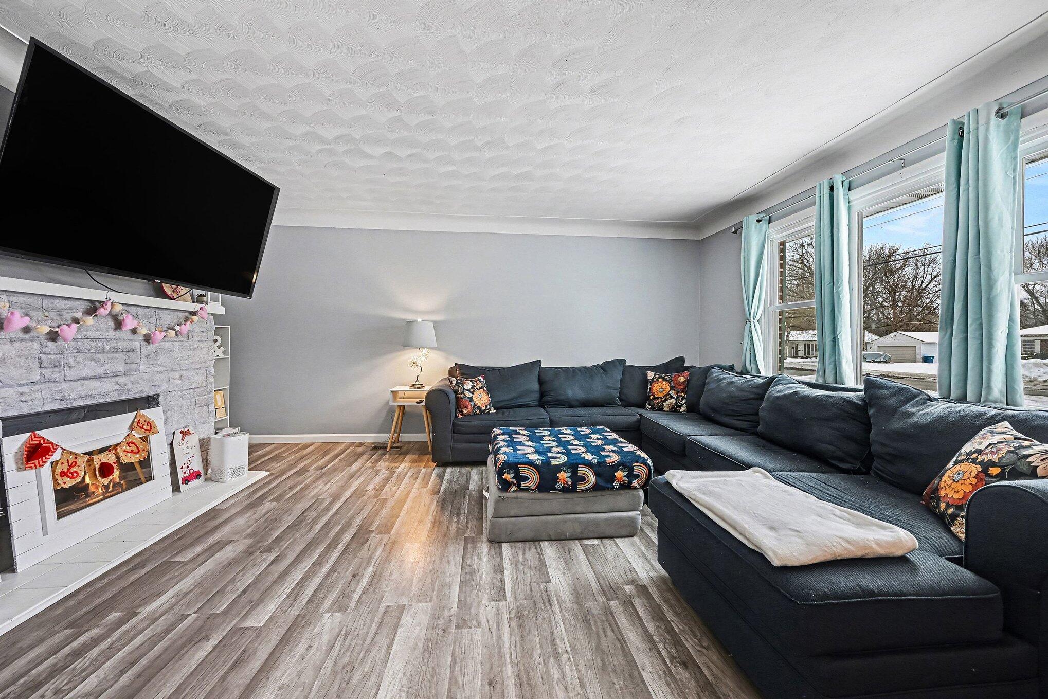 2910 Parchmount Avenue