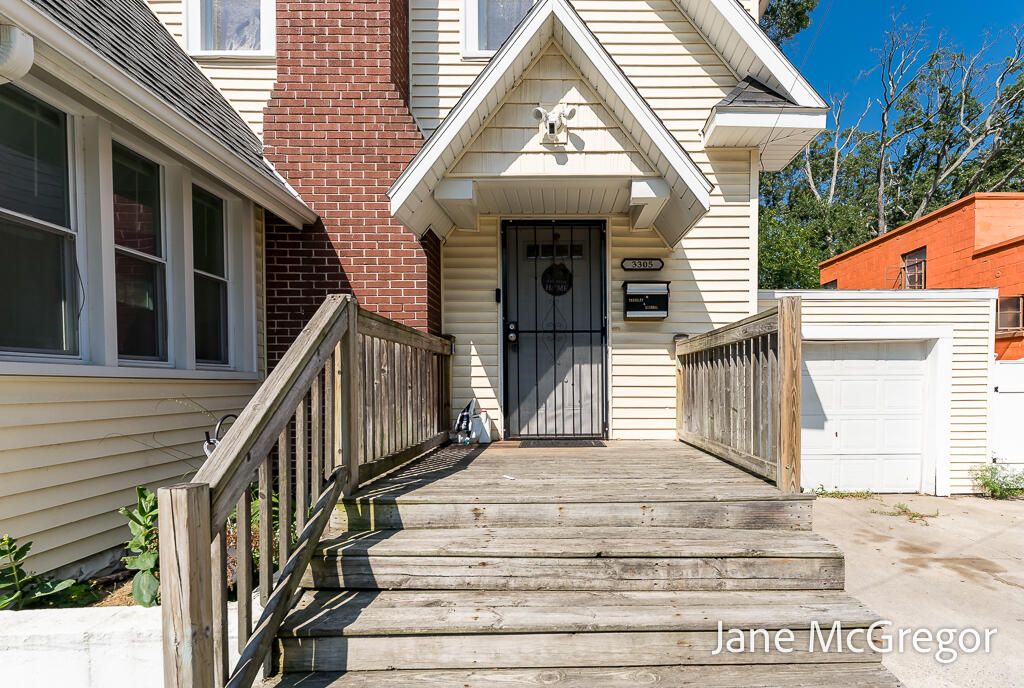 Photo of 3305 Peck Street, Muskegon, MI 49444 (MLS # 25040548)