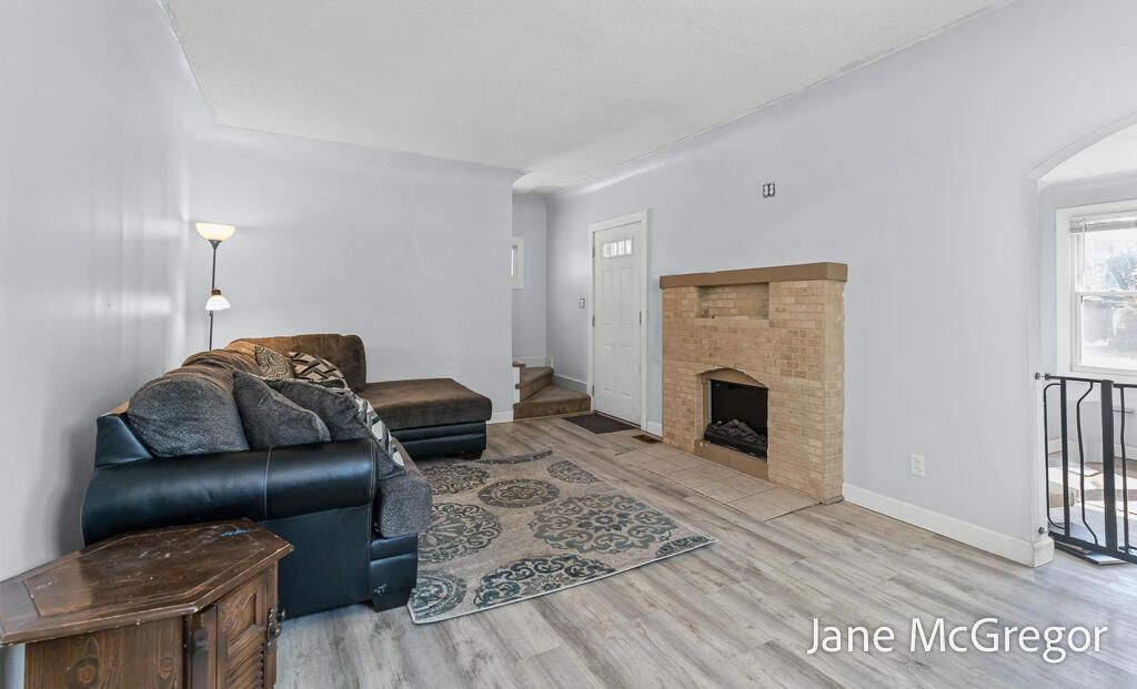 Photo of 3305 Peck Street, Muskegon, MI 49444 (MLS # 25040548)