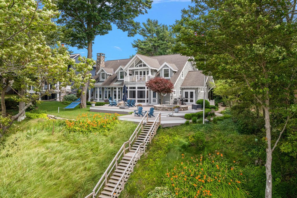 Photo of 3501 N Lakeshore Drive, Holland, MI 49424 (MLS # 25052068)