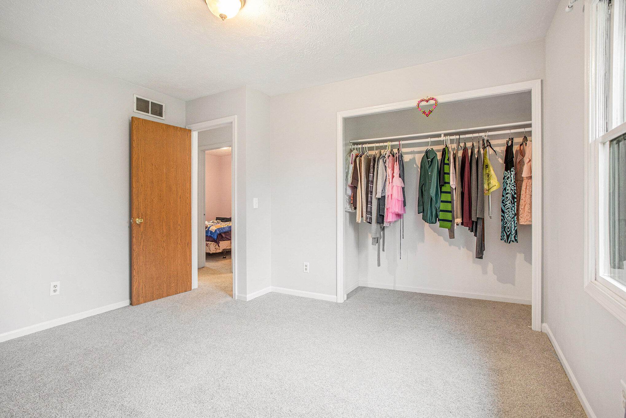 Charlotte, Michigan 48813, United States, 3 Bedrooms Bedrooms, ,1 BathroomBathrooms,Residential,Pending,166420