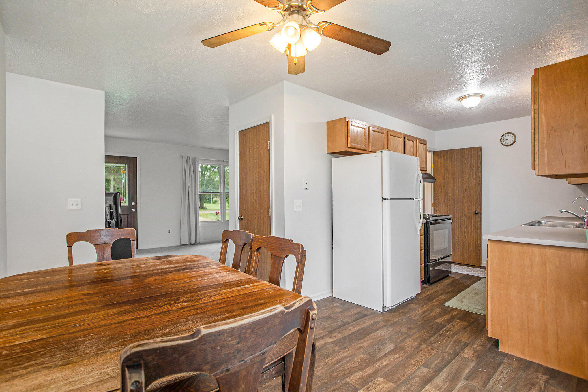 Charlotte, Michigan 48813, United States, 3 Bedrooms Bedrooms, ,1 BathroomBathrooms,Residential,Pending,166420