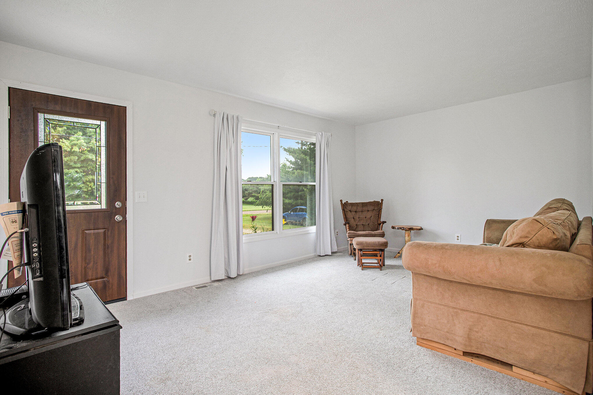 Charlotte, Michigan 48813, United States, 3 Bedrooms Bedrooms, ,1 BathroomBathrooms,Residential,Pending,166420