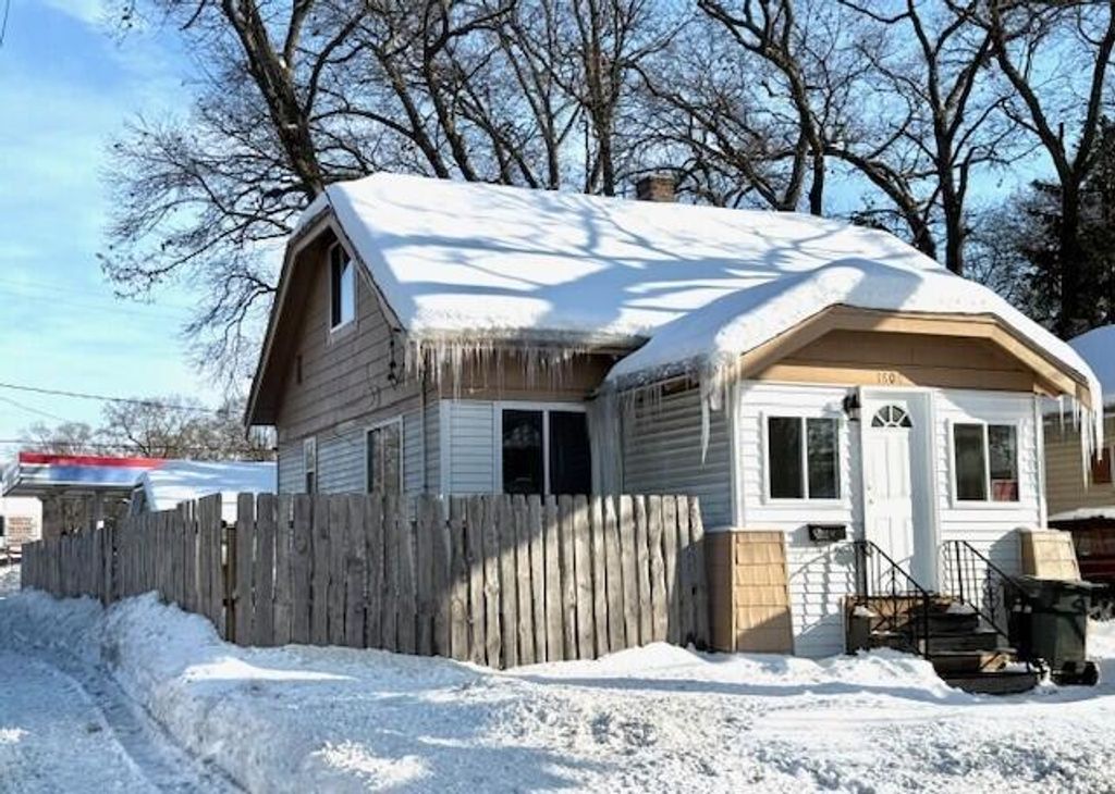 Photo of 1808 Mc Ilwraith Street, Muskegon, MI 49442 (MLS # 25062059)