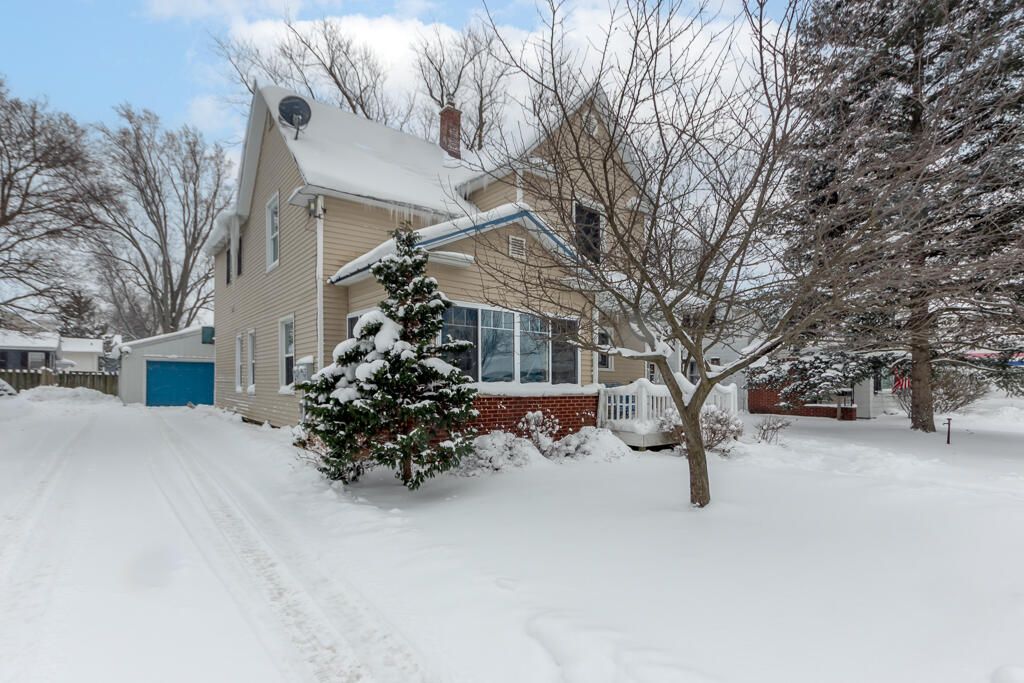 Photo of 160 W Main Avenue, Zeeland, MI 49464 (MLS # 26002533)