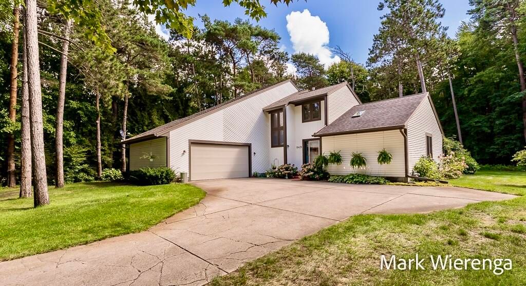 Photo of 16478 Johnson Street, Grand Haven, MI 49417 (MLS # 25045678)
