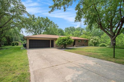 Photo of 584 Benson Road, Benton Harbor, MI 49022 (MLS # 26022007)