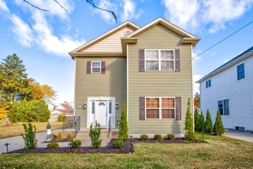 Photo of 317 Monroe Street, South Haven, MI 49090 (MLS # 25056585)