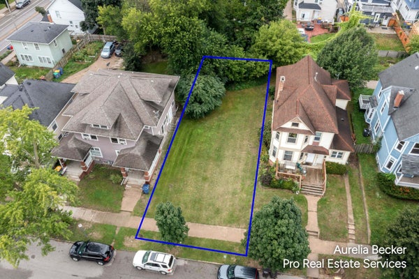 745 PARIS AVE SE, GRAND RAPIDS, MI 49503 - Image c329ea92d8a5cb7ffecbc0696a77a39b/4115053820