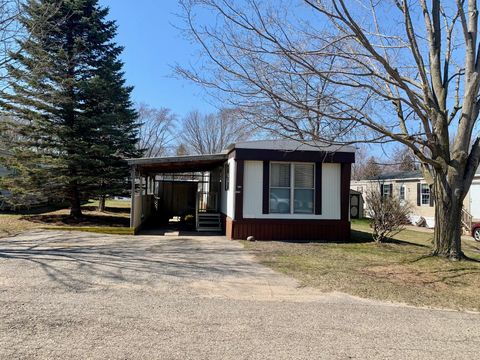 Photo of 2819 N Sandy Drive #558, Ludington, MI 49431 (MLS # 26014095)