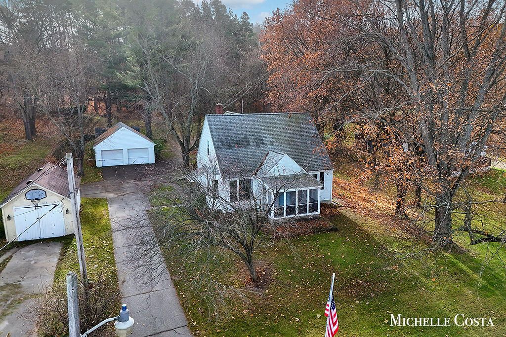 Photo of 13100 Grand River Drive SE, Lowell, MI 49331 (MLS # 25060330)