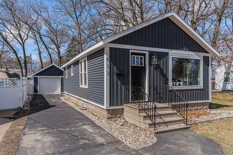 613 Oscar Street, Muskegon, MI 49445 - MLS#: 25011777